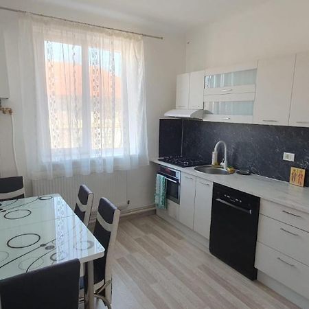 Aeroport Accommodation Bacău Екстериор снимка
